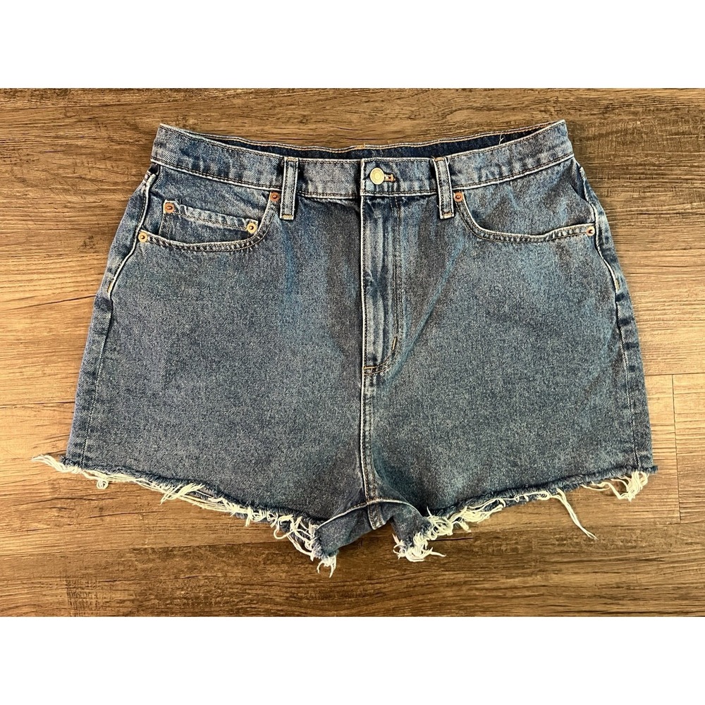 Victoria's Secret PINK Women's Size 32 Denim Cut Off Shorts I24
